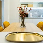 Nova New Boutique Building With Fee-based Parking & Terrace Apartment